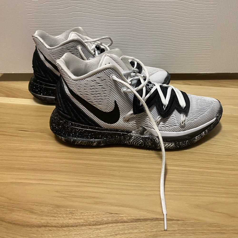 Nike Kyrie 5